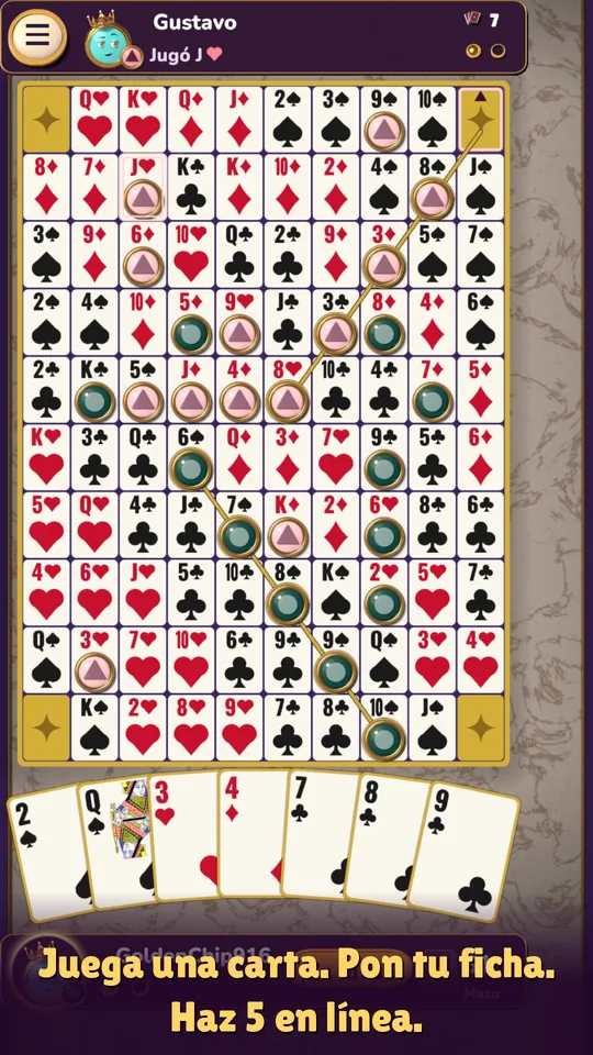 Una partida con un Kachi en diagonal sobre el tablero de cartas.